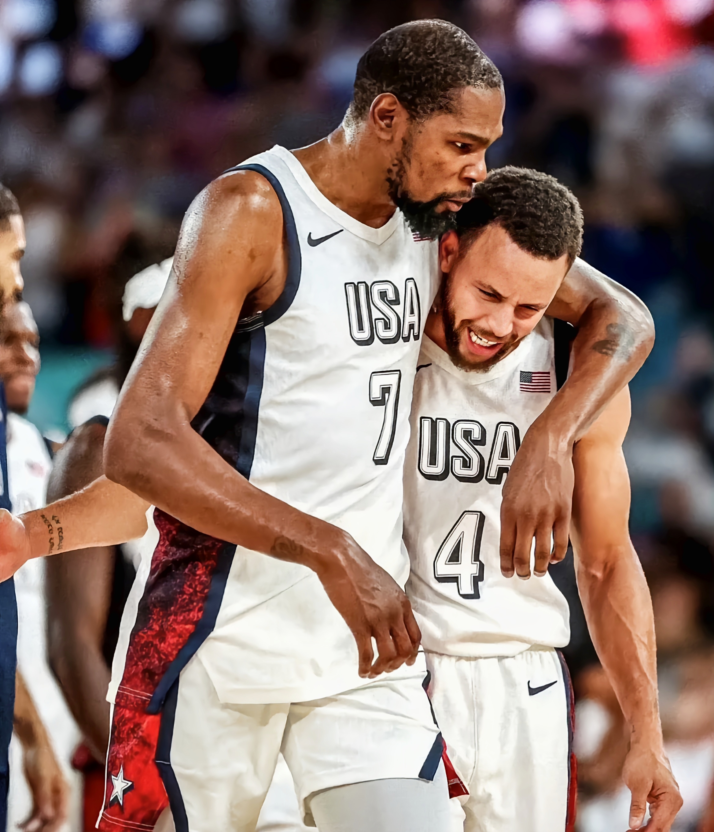 杜兰特连续十二场比赛得分超过爆冷，拜仁不断突破！