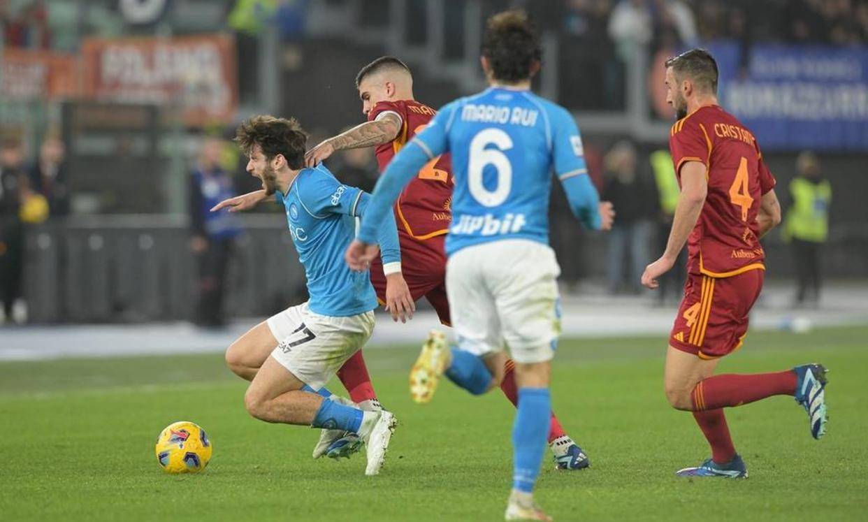 九游娱乐-重磅！那不勒斯围绕欧联更衣室发声冲刺阶段里尔调整名单以备意甲，斯图加特豪取连胜备战德甲的简单介绍-九游娱乐